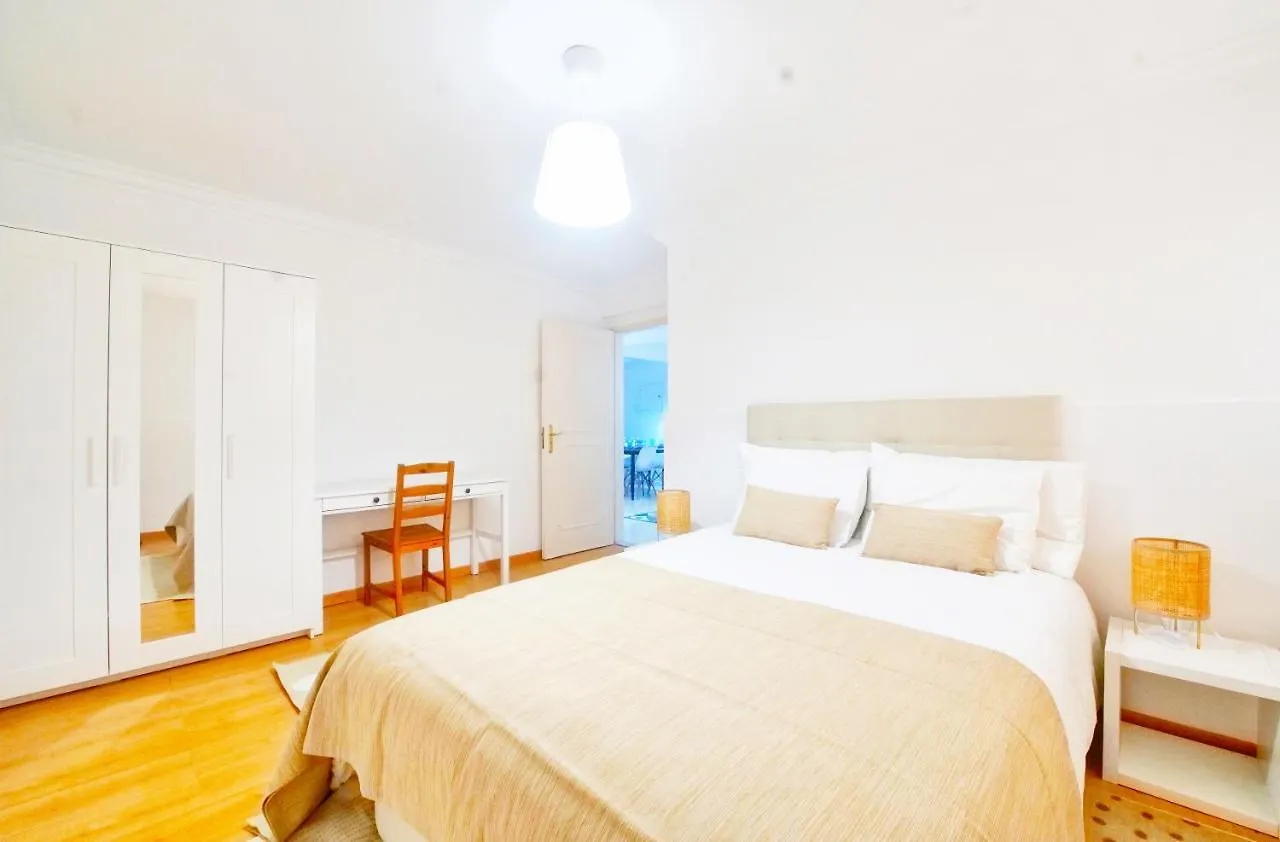 Happy Holiday Cascais - Parede Apartment